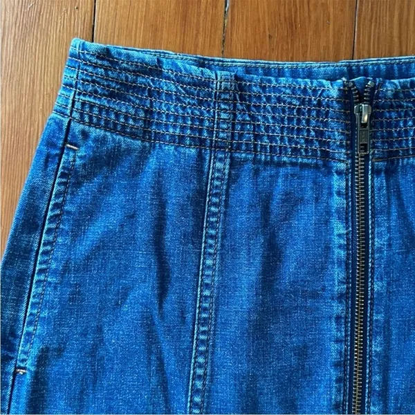 Madewell - Rigid Denim Zip Midi Skirt‎ in Farley Wash - Size 25 - Image 6