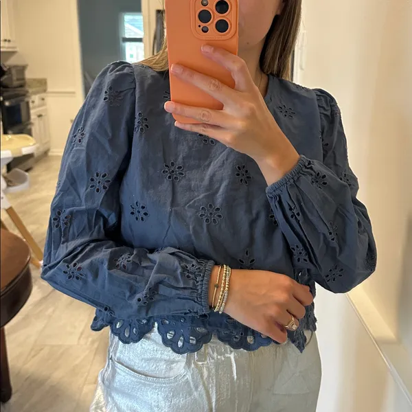 American Eagle Blue floral blue long sleeve blouse - Image 3