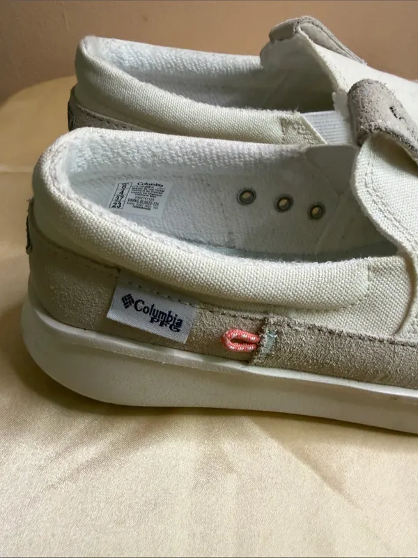 Columbia Slip-On Flats in Light Gray and White - Image 4