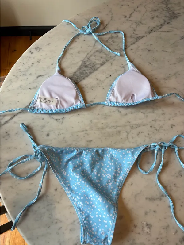 Light Blue Floral Bikini Set Size Small - Image 5