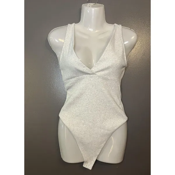 American Eagle Outfitters Bodysuit Womens Medium Gray Ribbed V Neck Tank - Image 2