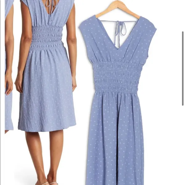 Blue & White Floral Print V Neck Cinched Short Sleeve Dress Size Medium NWT - Image 3