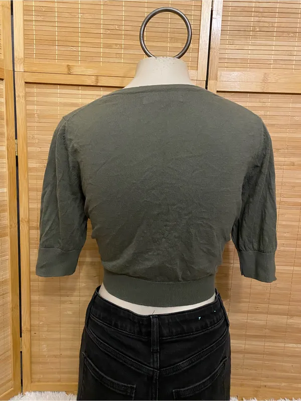 Old Navy Women's Green Cropped Button-Up Cardigan lightweight knit top size M - Image 3