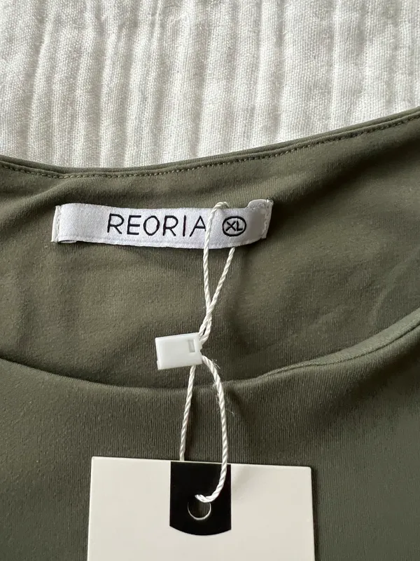 NWT Boutique Crop Top Green Size XL - Image 2