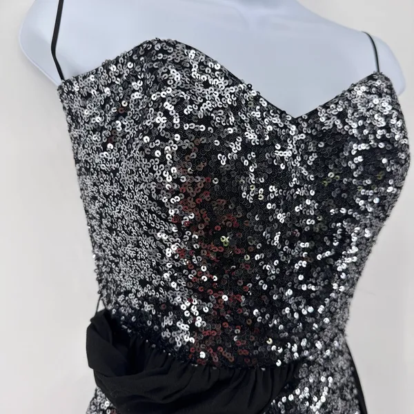 Badgley Mischka Gown Womens 4 Silver Black Excellent Sequin One Shoulder Formal - Image 6