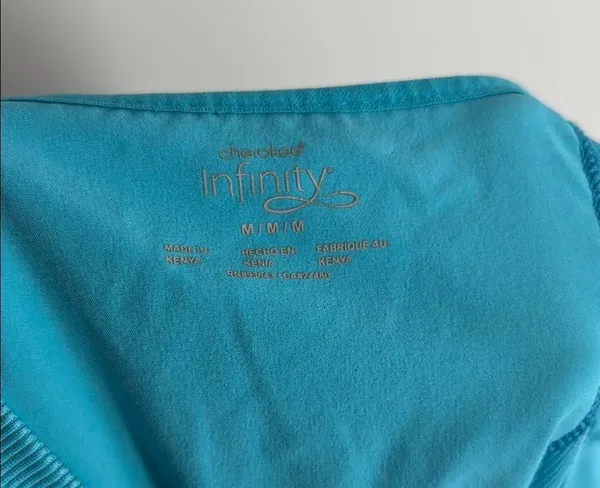 Cherokee Infinity Scrub Top Size M - Image 2