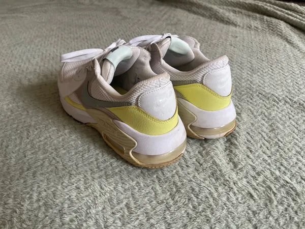Nike Air Max Women’s 9.5 - Image 4