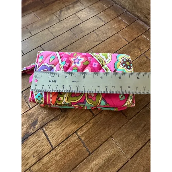 Vera Bradley Pink Paisley Quilted Smartphone Wristlet Wallet Floral‎ Acc EUC - Image 3