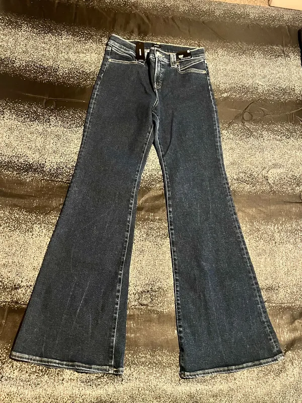 Womens sz8 NWT Express 70's Flare Midrise Hyper Sculpt/Hyper Stretch Jeans - Image 2