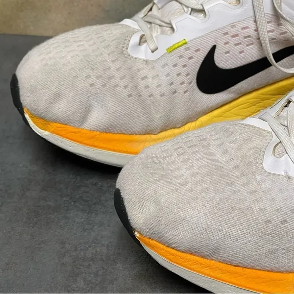 Nike Zoom Winflo 10 Women's White Running Shoes Size 11M - Image 6