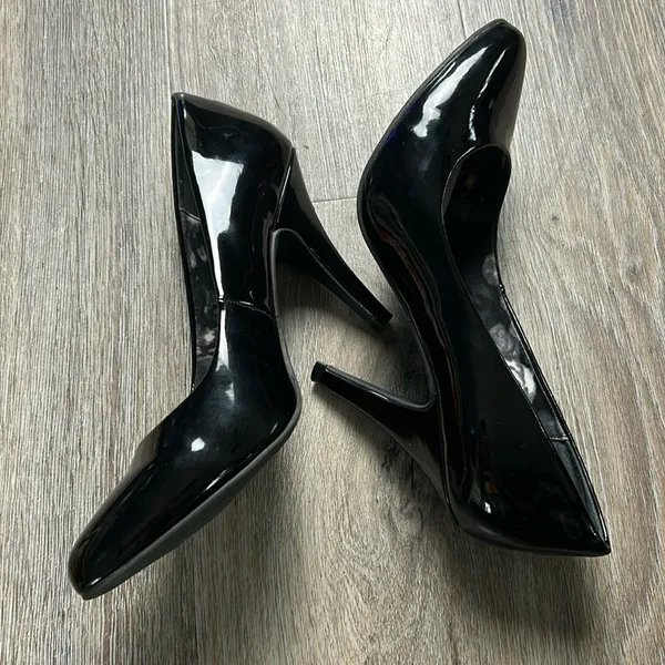 Fergalicious Black Heels Size 7.5 - Image 4