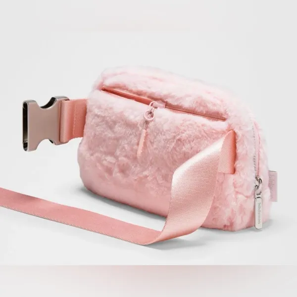 Lululemon NWT Everywhere Belt Bag Plush Fleece Strawberry Milkshake Pink 1L - Image 2