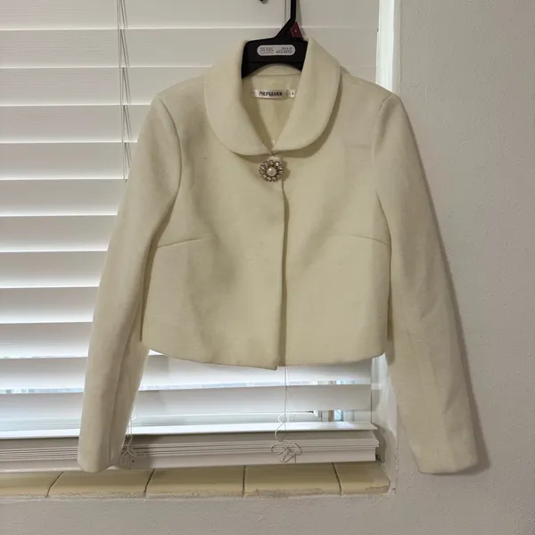 Elegant Cream Women's Jacket In S - Image 3