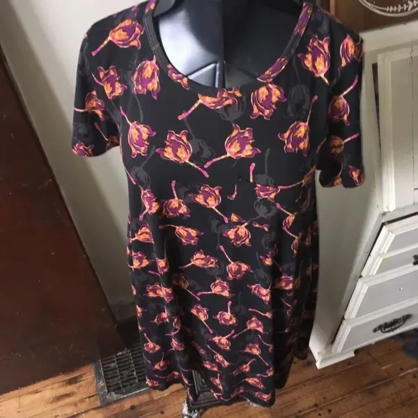 Lularoe poppies M high low Carly dress - Image 2