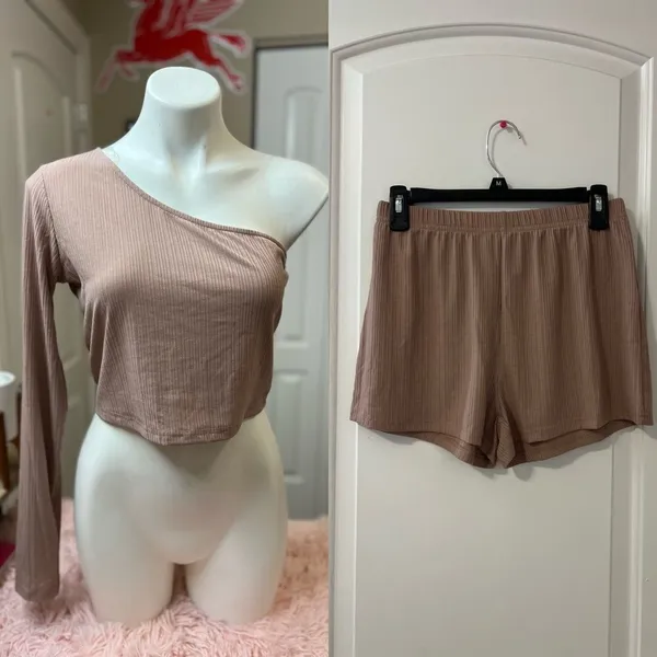 Shorts and top two piece set Tan Size L - Image 2