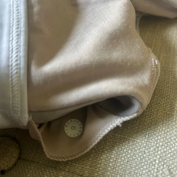Lululemon Double Tap Bra in Lavender Size 6 - Image 6