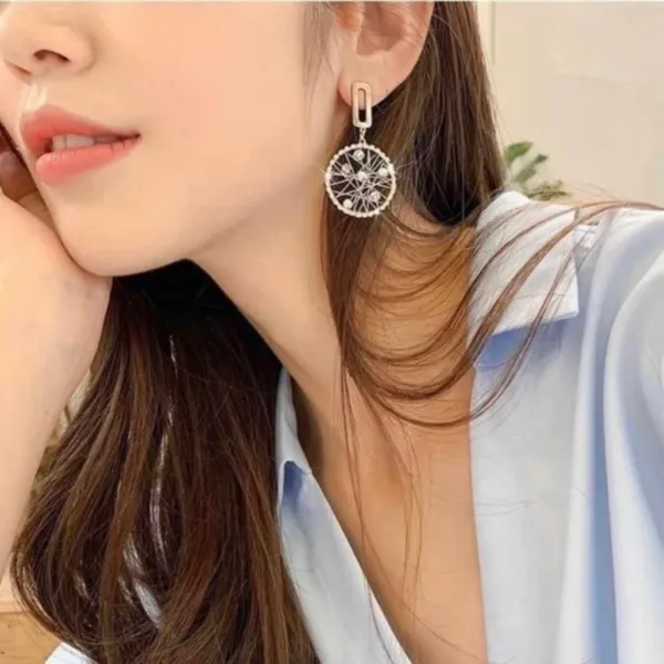 Women's Crystal Pearl Gold Wheel Dangle Drop Earrings - Image 4