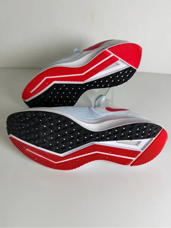 Nike Women’s Air Zoom Winflo 6 Size 10 Half Blue Red Running Shoes **Flaw - Image 9