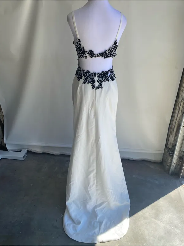 White floor length gown black beaded applique formal prom wedding Halloween - Image 10