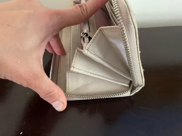 Coach Khaki Wallet - Image 12