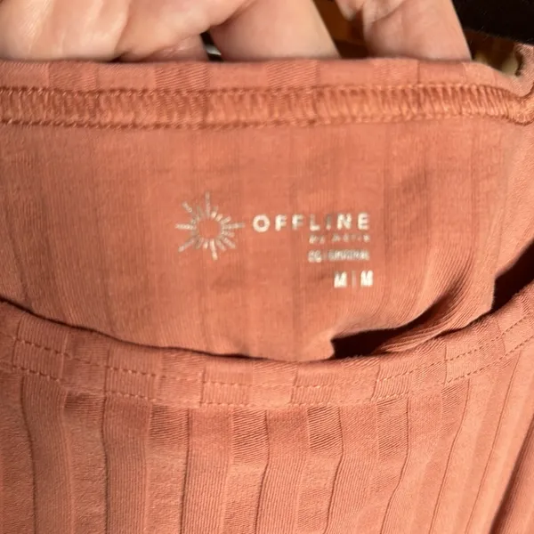 OFFLINE by Aerie Ribbed Cropped Top Mauve Pink Square Neck Tee Size Medium - Image 3