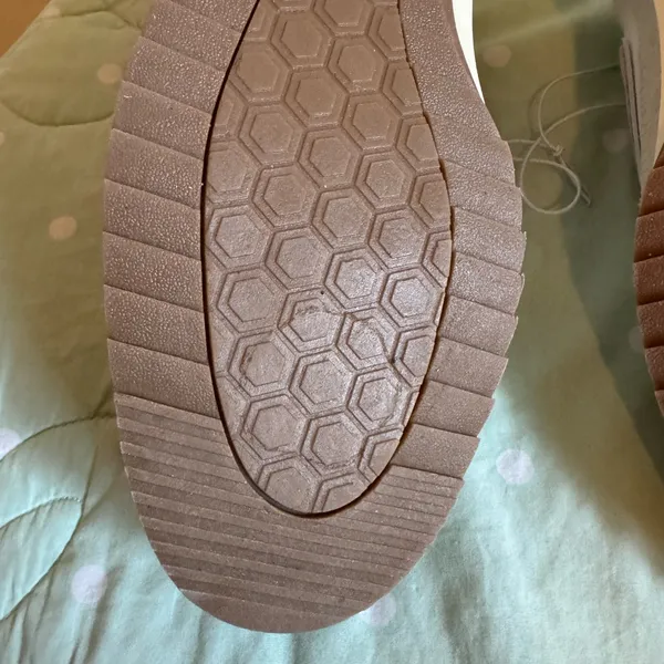 NWT Tretorn Hailey Women's Pink and Cream Sneakers size 9 - Image 13