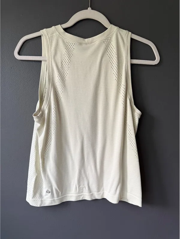Lululemon Sleeveless Pale Green Athletic Tank Top - Image 5