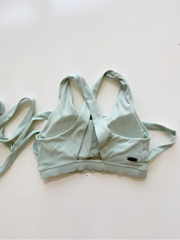 Gymshark Poise Wrap Around Sports Bra Size Small - Image 4