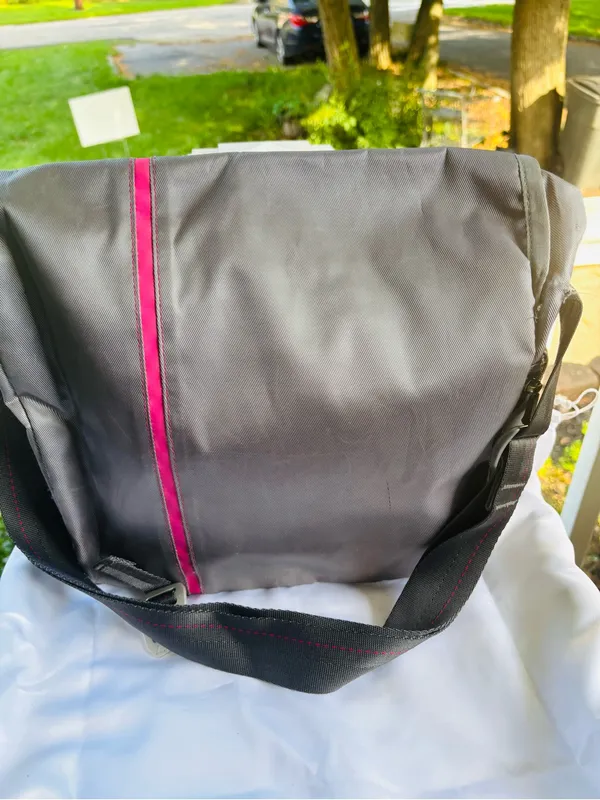 The North face Cadence Messenger Bag - Image 14