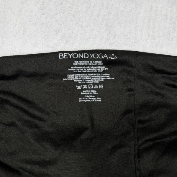 Beyond Yoga Infinity Hidden Pocket Scarf Black One Size Athleisure Travel - Image 3