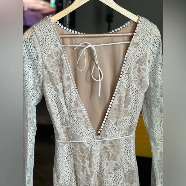 Selfie Leslie Emme Long Sleeve V-Back Lace Dress White - Image 12