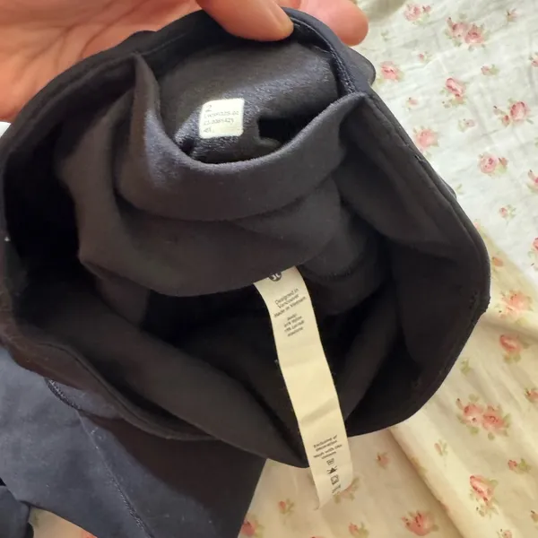 lululemon black groove pants super high rise size 2 - Image 3