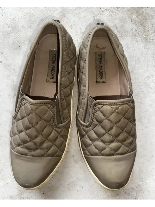 Steve Madden Zaander Quilted Slip On Sneakers Tan Leather Womens Size 9M - Image 2