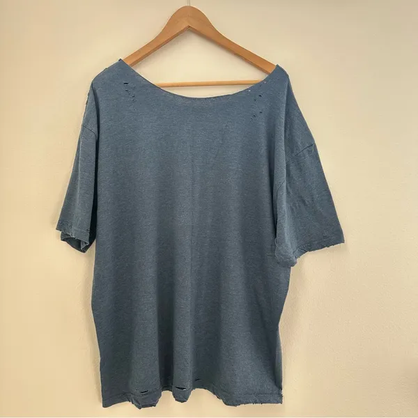 Vanguard University Distressed off the shoulder Tee Blue Size XXL - Image 6