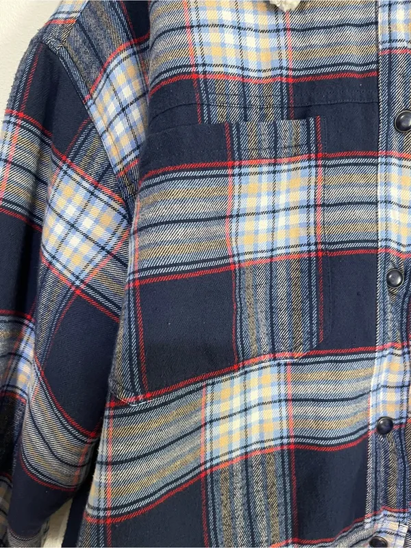 Aerie Cropped Plaid Sherpa-Lined Jacket in Navy - Image 12
