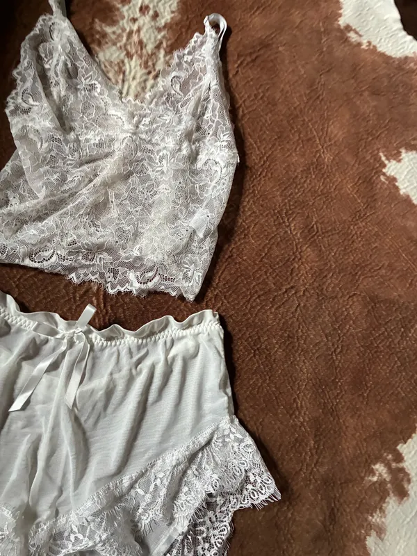 About A Girl Bridal white lingerie set size medium Comes with the top and bottoms - Image 2