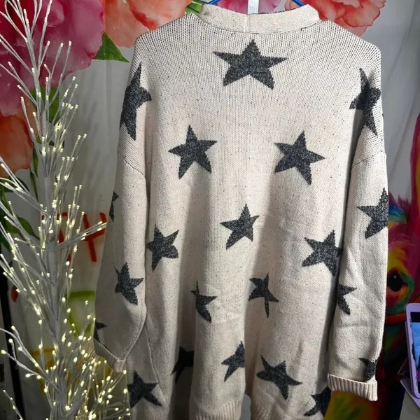 W119Gilli cream star cardigan Size S - fits up to a large - Image 3
