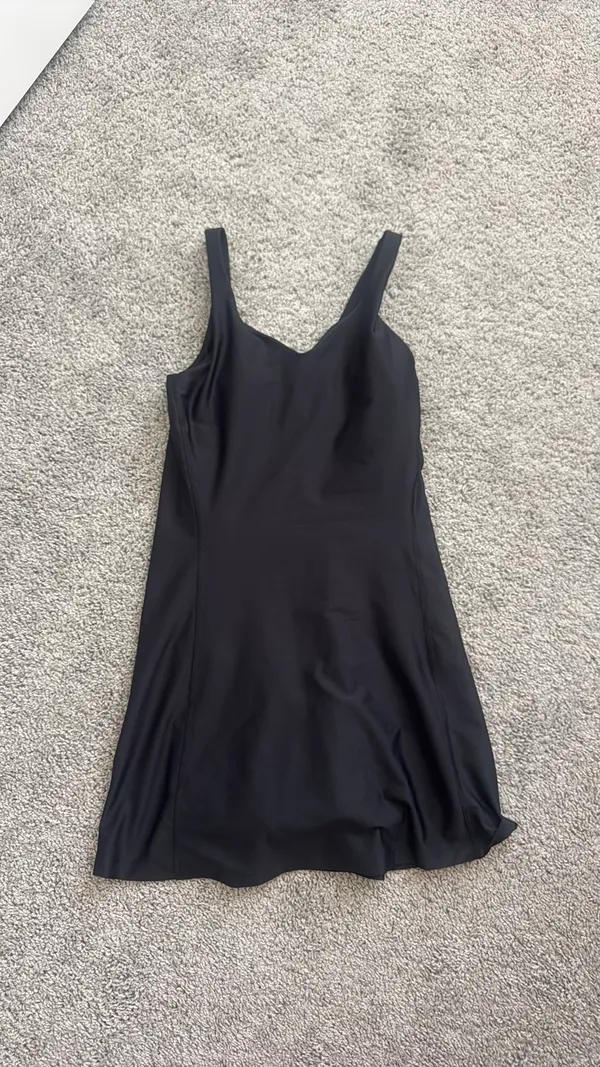 Old navy athletic dress - Image 3