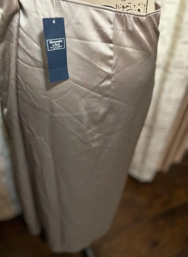 Abercrombie 74- NWT Knotted Elevated Satin Midi Skirt sz XL GOLDEN TONE - Image 13
