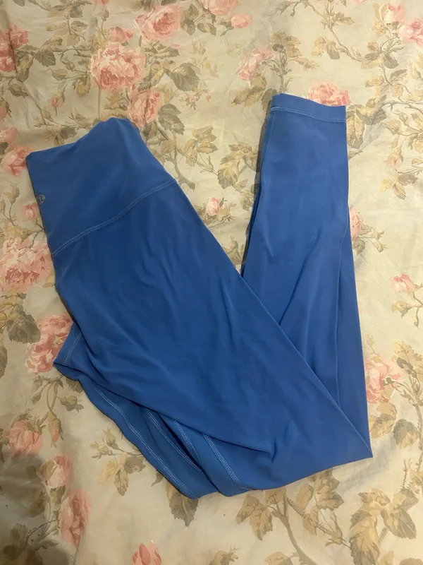 Women's Lululemon High-Rise Align Blue Willow Leggings - Image 4