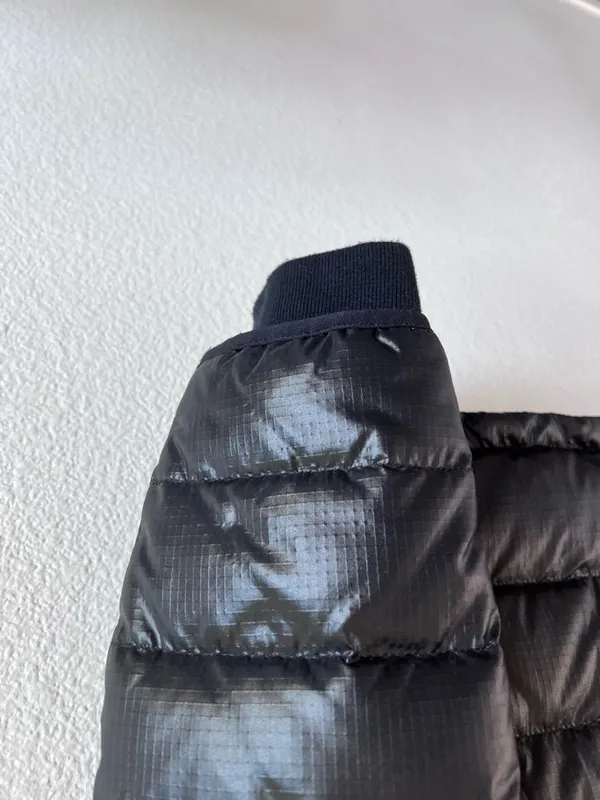 J. Crew Women's Lightweight Nylon Puffer Down Fill Insulated Jacket Black‎ - Image 4