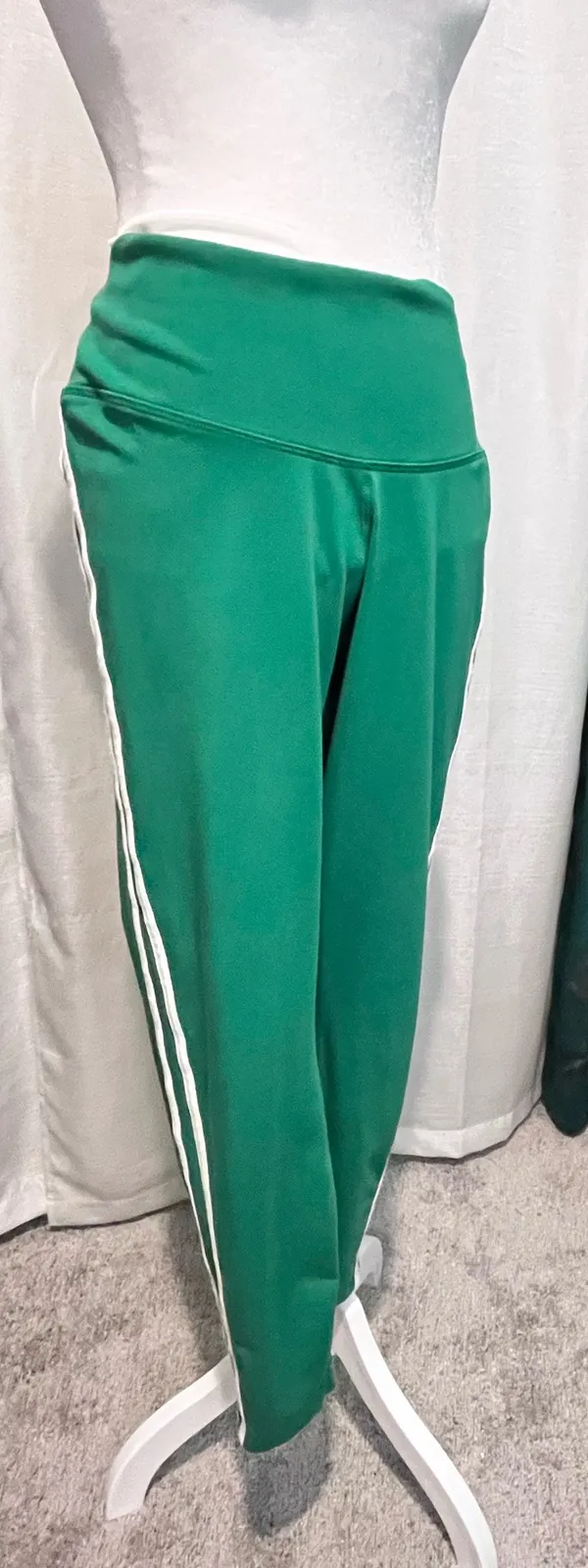 Old navy high rise leggings green XL - Image 2