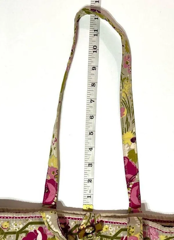 Vera Bradley Toggle Tote(make me blush print) - Image 15