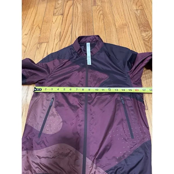 Lululemon Patch Game Jacket Redwood / Black Cherry / So Merlot Size 2 - Image 7