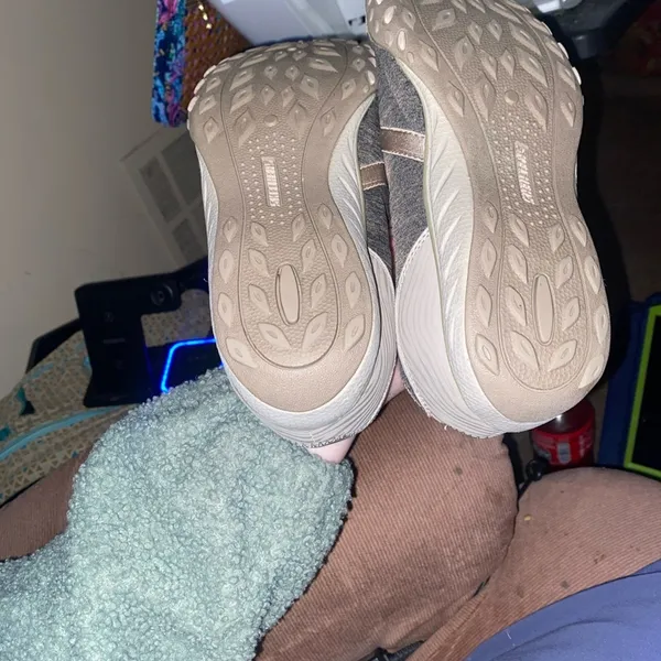 Skechers Womens Relaxed Fit Memory Foam Slip On Sneakers Size 8.5 Taupe Gray - Image 5