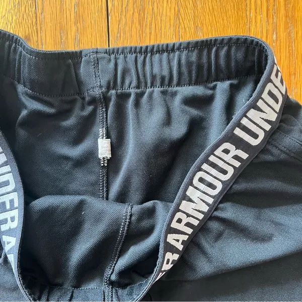 Black Under Armour shorts size S - Image 4