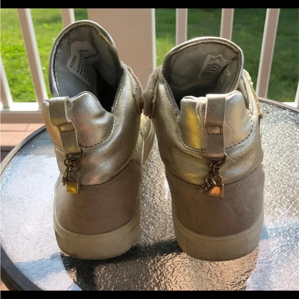 Madden Girl Silver Gold Hi Top Shoes 7 Women - Image 5