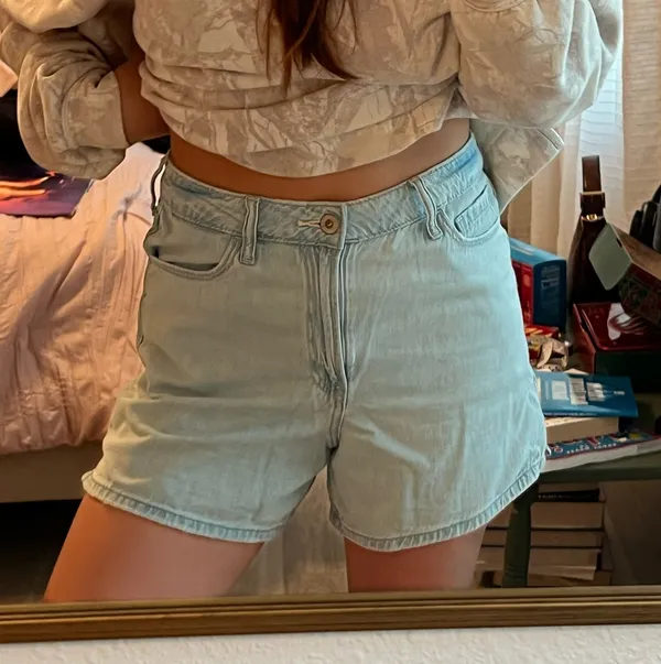 Hollister Ultra High Rise Shorts - Image 4