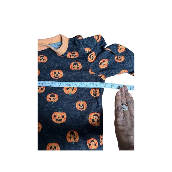 Halloween Themed Pumpkin Print Long Sleeve Pajama Top Medium - Image 3
