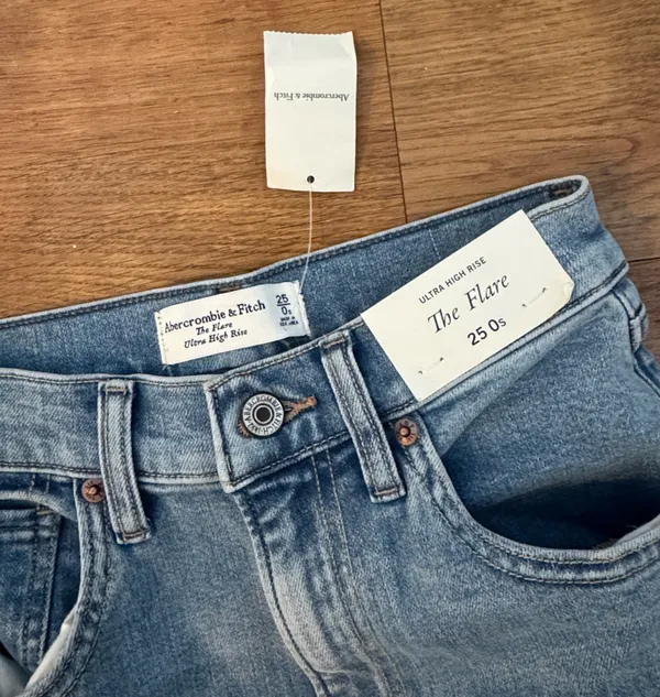 Abercrombie & Fitch Ultra High Rise The Flare Jeans - Image 9